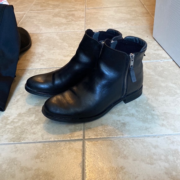 Steve Madden Little Black Booties - Picture 1 of 4
